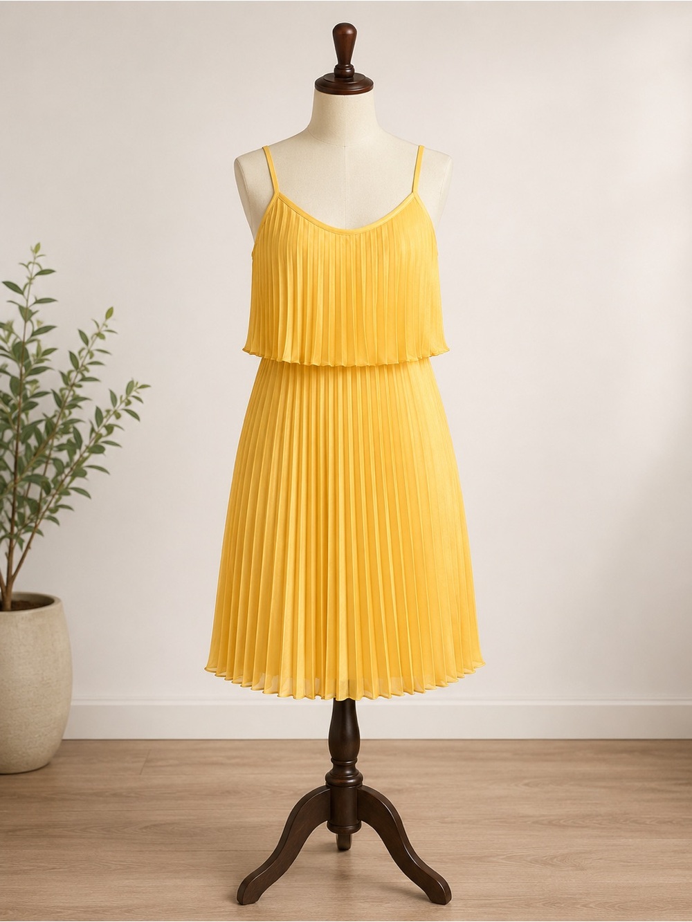 Laundry By Shelli Segal Yellow Pleated Spaghetti Strap Dress